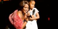  Whitney Houston și fiica sa, Bobbi Kristina Brown. Captură foto YouTube/Lifetime