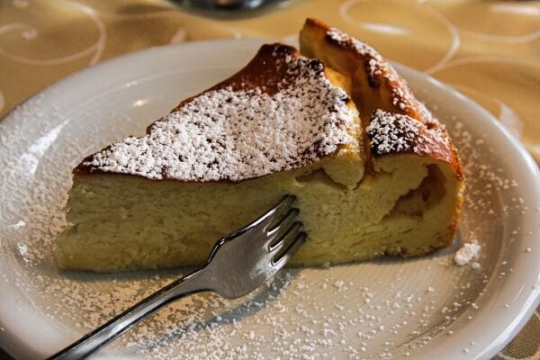 Prăjitură cu iaurt și brânză dulce, sursa pixabay/ autor Reinhard Thrainer