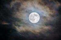 Luna Plină, foto Unsplash/ autor: Ganapathy Kumar