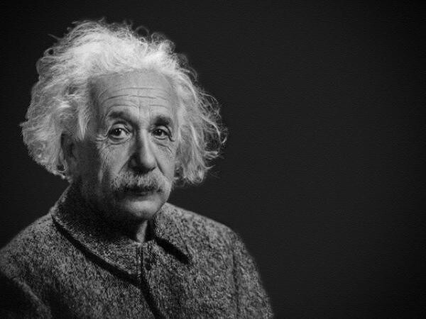 Portret Albert Einstein. Foto Unsplash/ Autor Jackie Ramirez