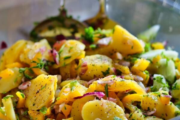 Salată de cartofi, foto Pixabay/ autor: Sina.W