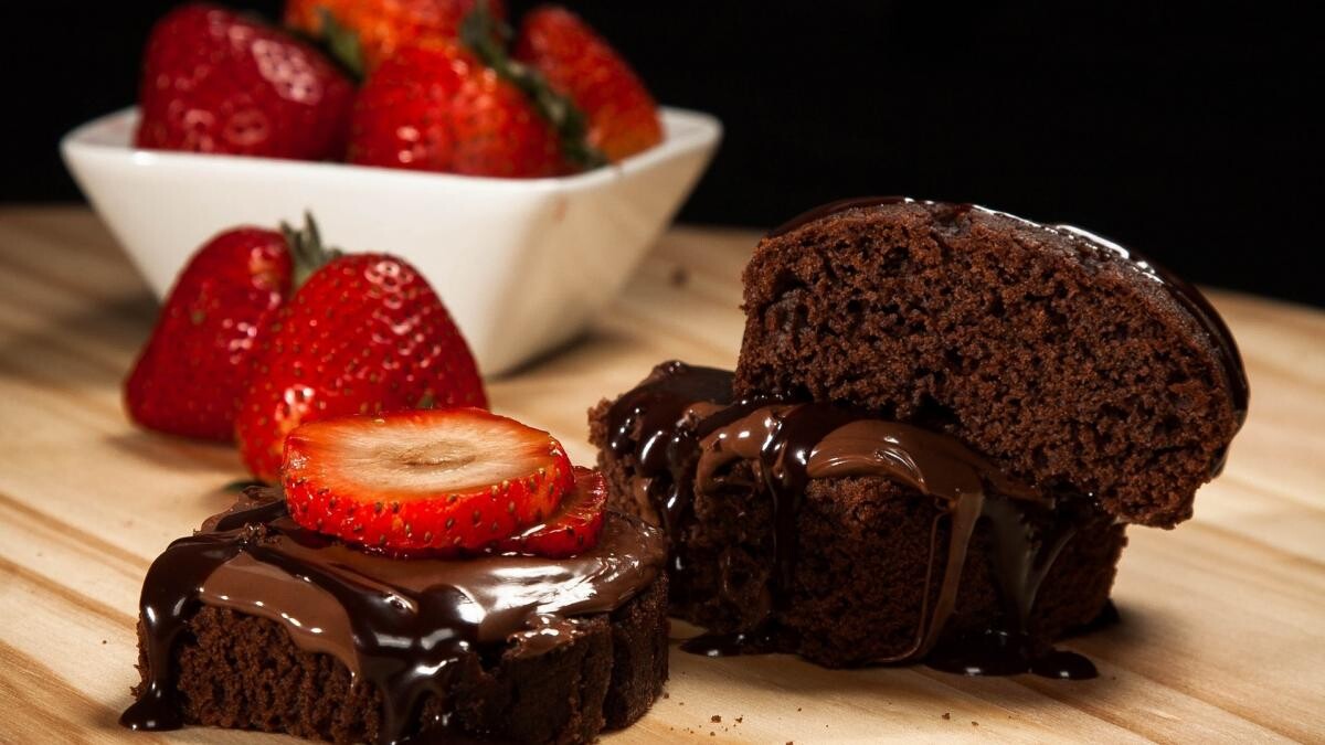 Prăjitură cu ciocolată, sursa pixabay/ autor Kevin Petit 