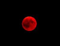 Luna roșie, Foto Unsplash/ autor Victor Kallenbach 