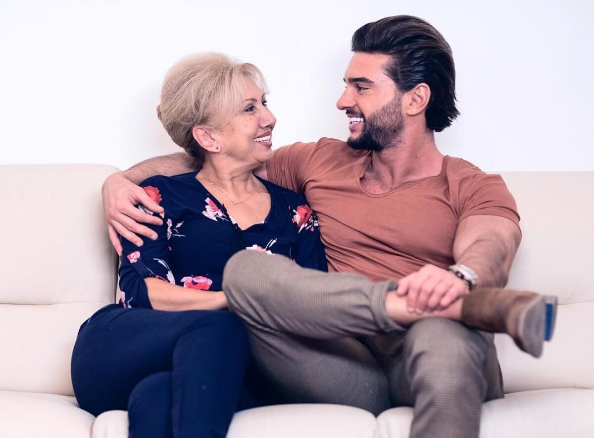 Dorian Popa și mama lui, sursa instagram