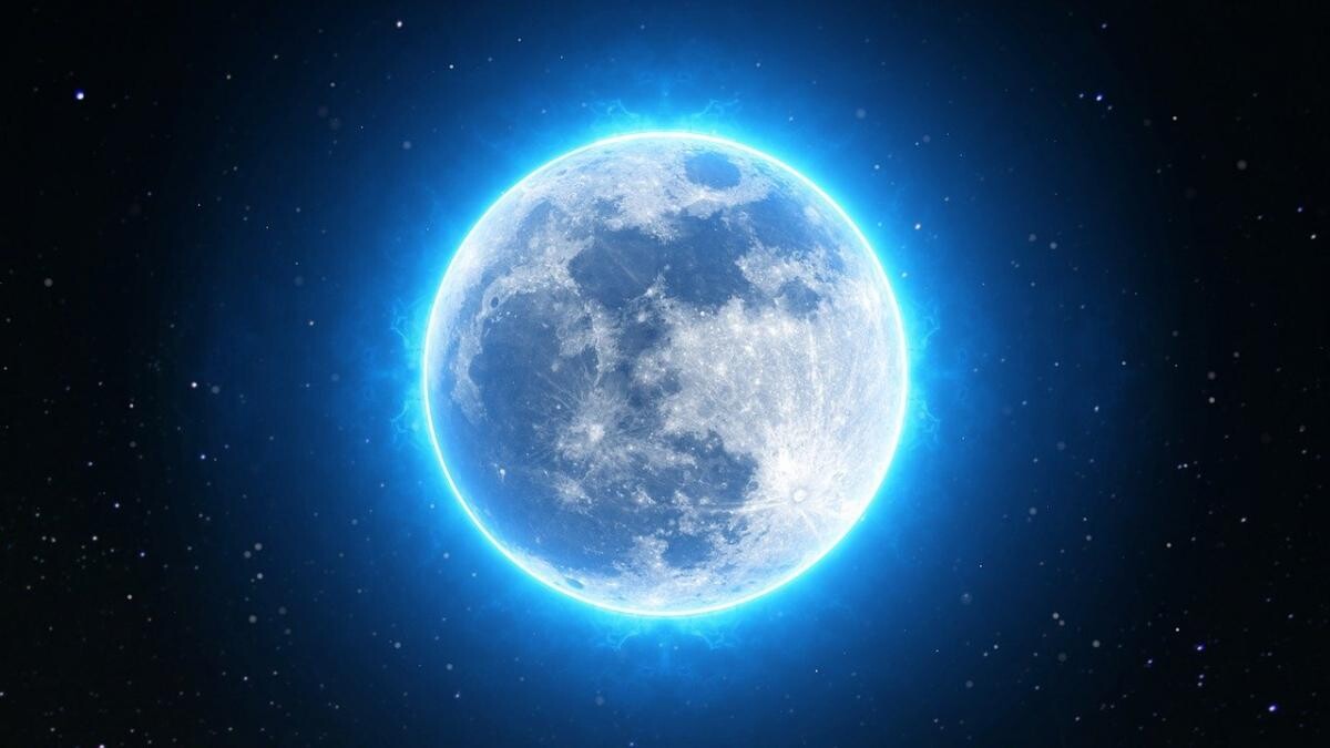 Luna albastră, sursa pixabay