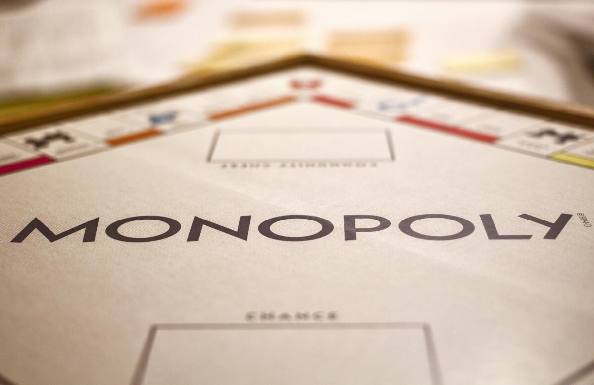 Monopoly, foto Unsplash/ Joshua Hoehne