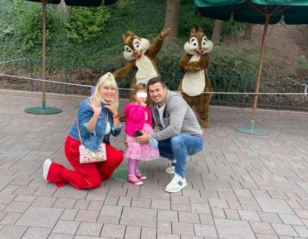 Elena Udrea, Adrian Alexandrov și fiica lor , foto Facebook