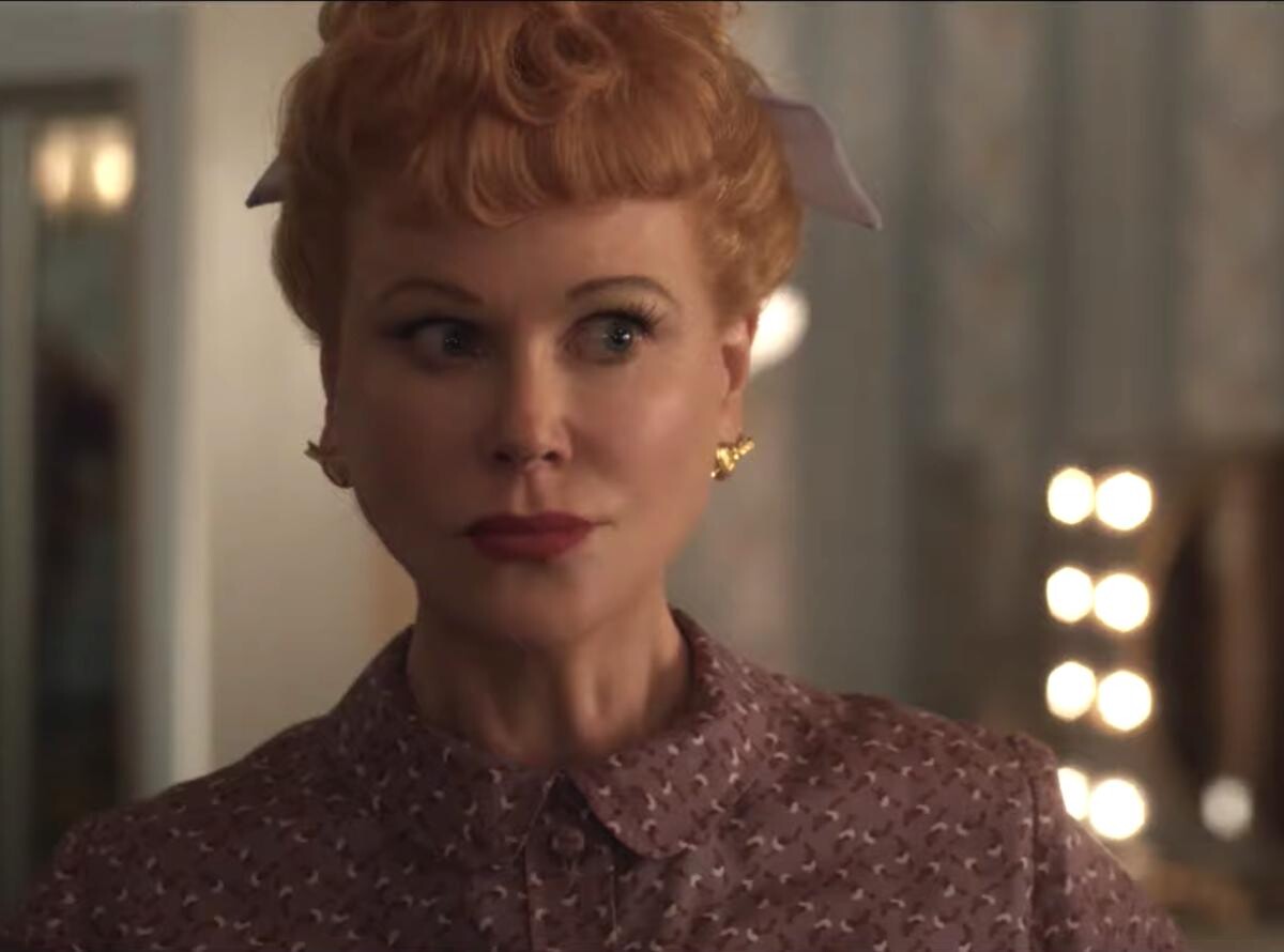 Nicole Kidman o va interpreta pe legendara actriţă Lucille Ball în ''Being the Ricardos''. Captură Video YouTube