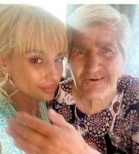 Bianca Rus și bunica sa, sursa facebook