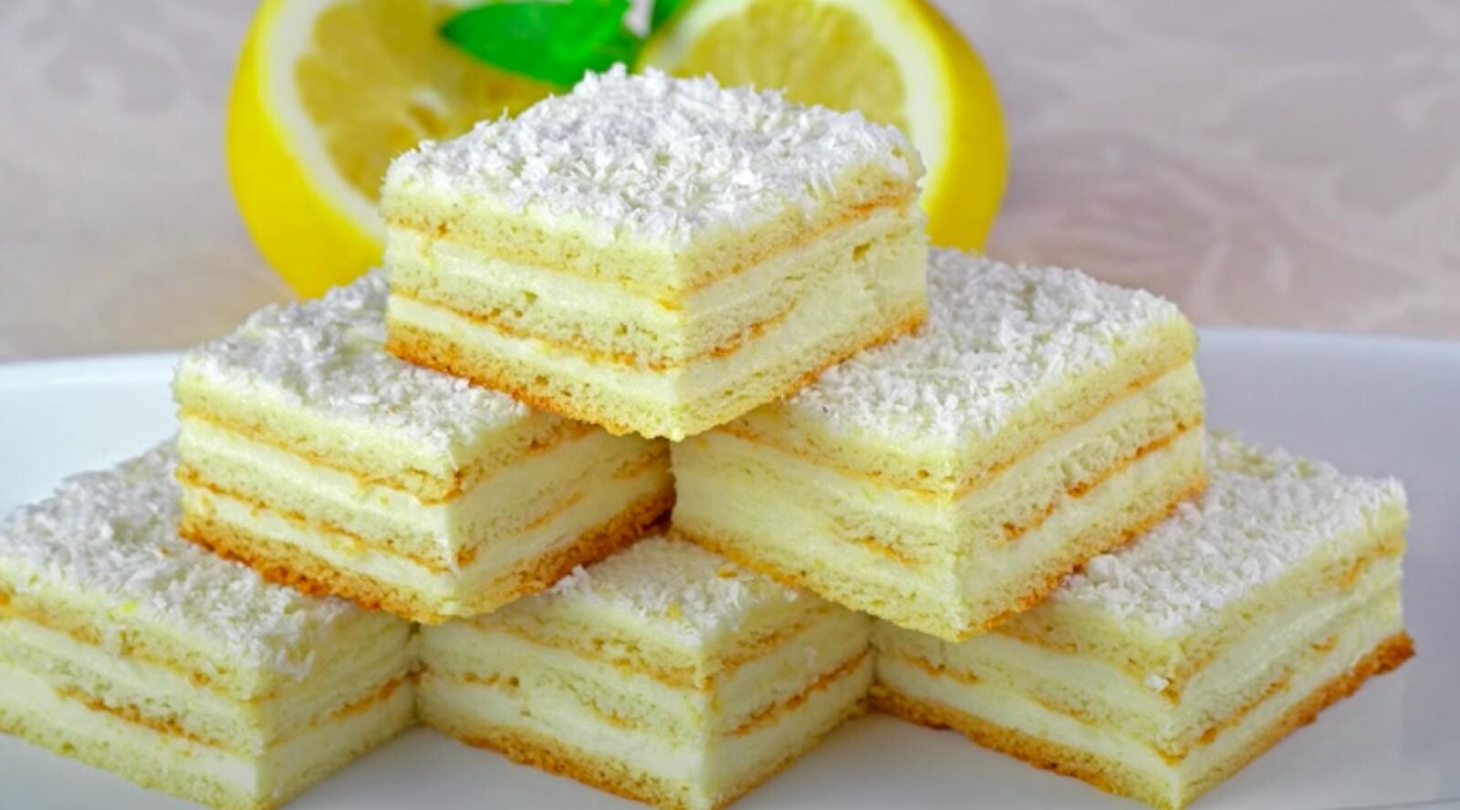 Пирожное бисквитное лимонное. Торт лимонный с манкой. Лимонное печенье бисквитное. Торт Белоснежка из творога. Торт с цедрой