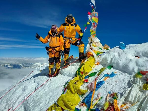 Gabriel Băicuș este primul român care a cucerit vârfurile Everest și Lhotse, două dintre cele mai înalte vârfuri ale Planetei, în puțin peste 24 de ore