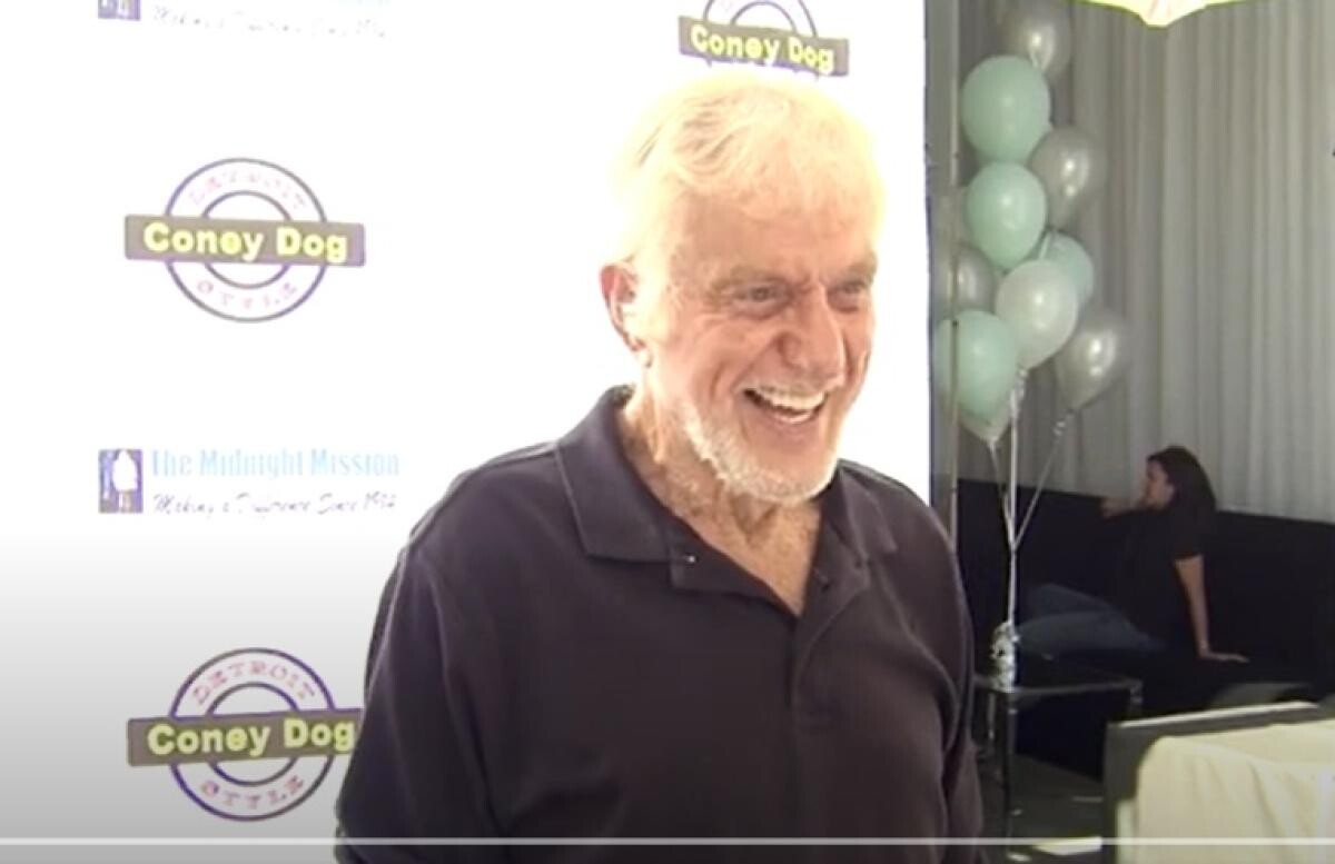 Hollywood: Actorul Dick Van Dyke, în vârstă de 97 de ani, s-a izbit cu maşina de o poartă în Malibu